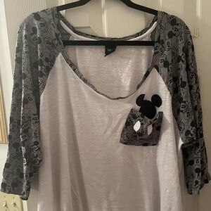 3X Disney Gray and White Mickey Mouse Women's Top